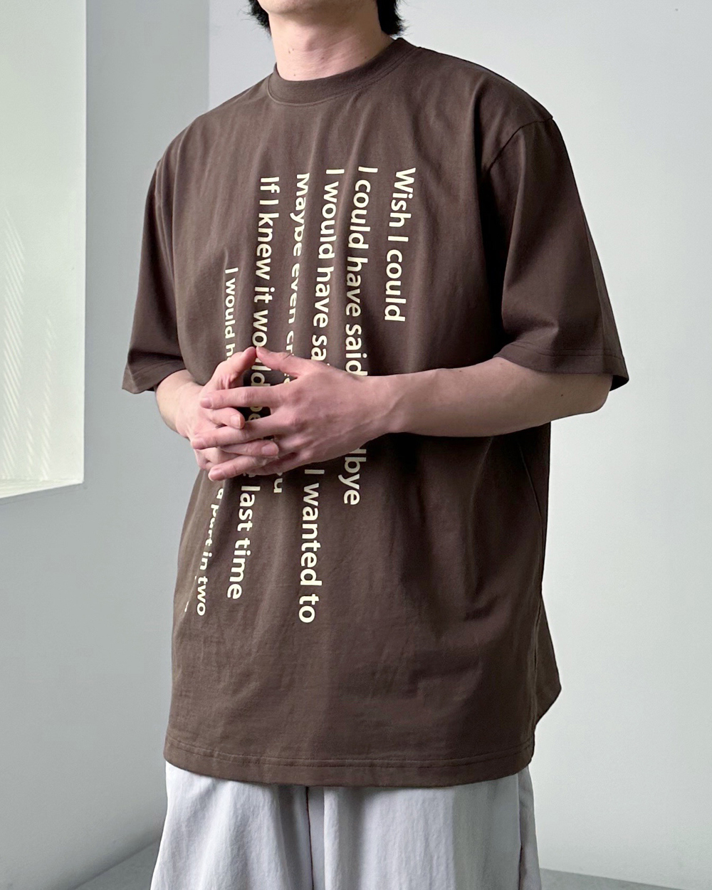 반팔 티셔츠 모델 착용 이미지-S1L35